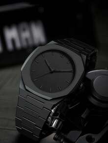 1块黑色塑料防水石英表，运动创意设计，是送给男士的理想礼物，适合日常佩戴。