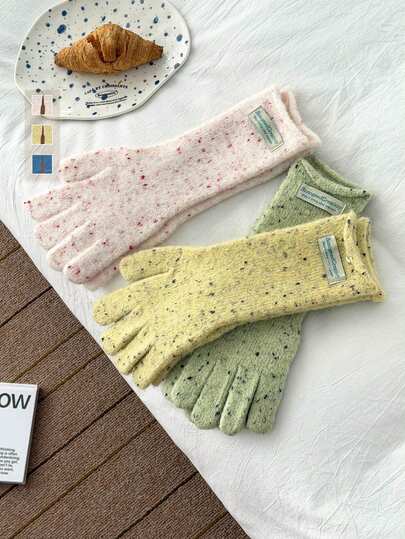 1 双新款彩色波点羊毛手套，女士百搭纯色款，防风保暖，针织触屏手套，柔软蓬松，适合秋冬季骑行和户外活动