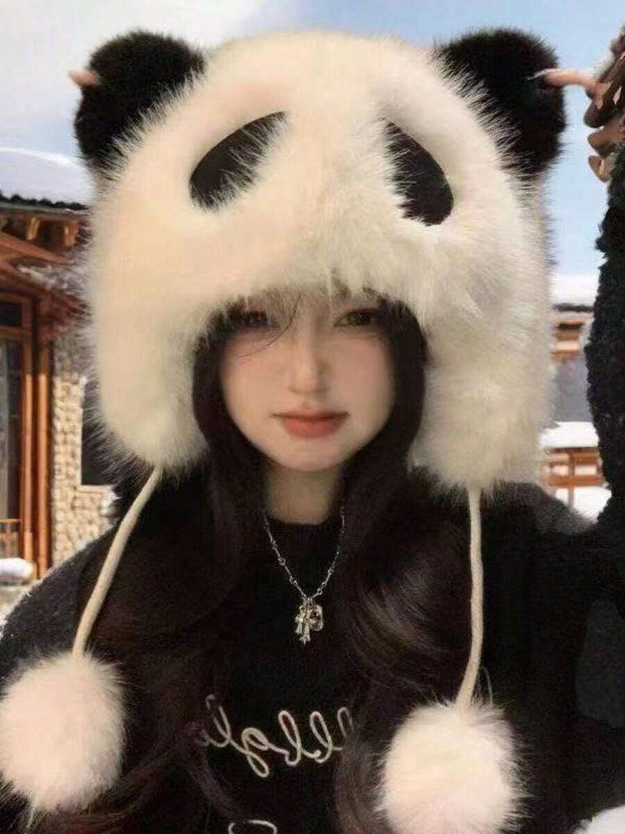 Winter Ladies Panda Fleece Hat With Cute Cartoon Ear Design. This Panda-Style Fleece Warm Winter Hat Features An Integrated Ear Design. Thick And Soft Fleece Material Is Gentle On Skin And Effectively Retains Warmth While Preventing Wind And Cold. Cute Panda Style Is Full Of Vitality, Making It Suitable Daily Outings And School Wear. - Đen trắng một cỡ [ấm áp] - Xem 1