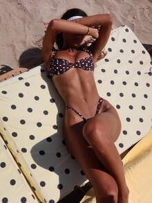 奢华海滩度假黄色波点露背系带长裙和比基尼套装，打造夏日约会造型 - 黑與白 - 查看 8