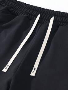 男士春秋薄款个性巴黎字母印花连帽卫衣裤套装，时尚休闲男装口袋抽绳腰长裤两件套，适合送给丈夫、男友 - 淺灰色 - 查看 8