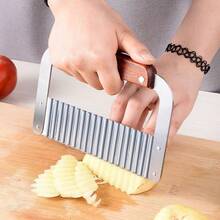 Corte Batata Ondulada Aço Inox - Prático para Legumes, Perfeito para Fazer Chips Deliciosos - Multicolorido - Visão 6