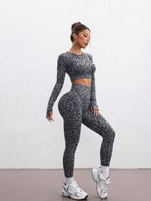 无缝底豹纹运动长袖衬衫。长裤套装 - 深灰色 - 查看 5