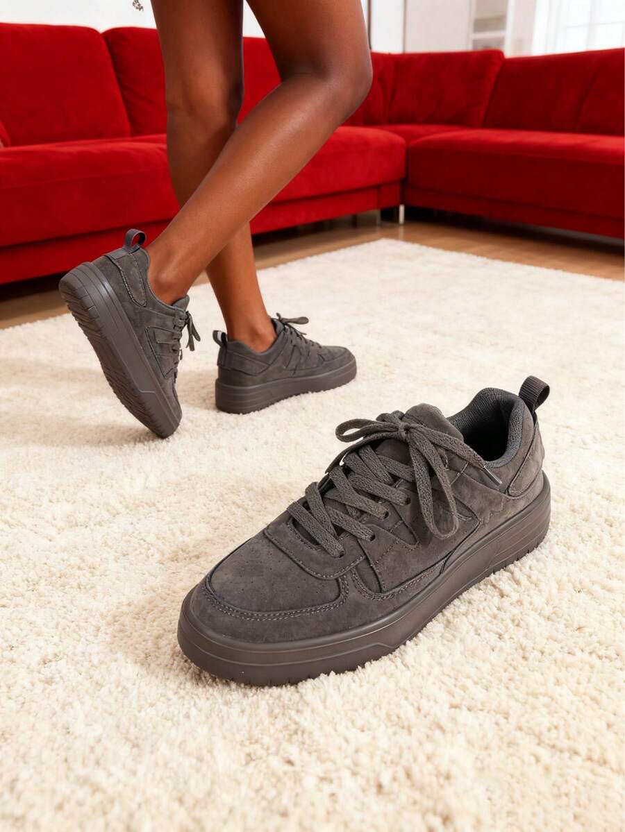 BAOLIANGXIONG Women's Low Top Classic Sneakers, Solid Grey, Winter Colorway, Versatile City Casual Shoes, Round Toe Lace-Up, Leather Upper, Perfect For Christmas Gift - 灰色 - 查看 1