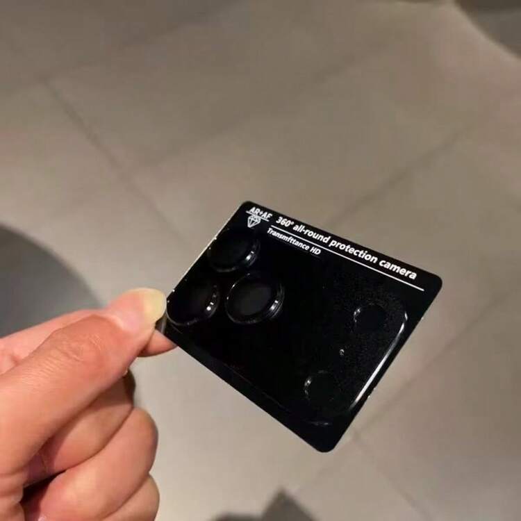 غطاء حماية عدسة الكاميرا الخلفية للهاتف المحمي بالدروع، متوافق مع آيفون 17 برو ماكس/17 برو، زجاج مقسى لحماية عدسة الكاميرا - مقاوم للخدش، مقاوم للبصمات، تغطية كاملة، سهل التركيب. قابل للاستخدام اليومي في المكتب والمنزل. غطاء كاميرا الهاتف مقاوم للماء والصدمات ومضاد للسقوط - فضي - مشاهدة 4