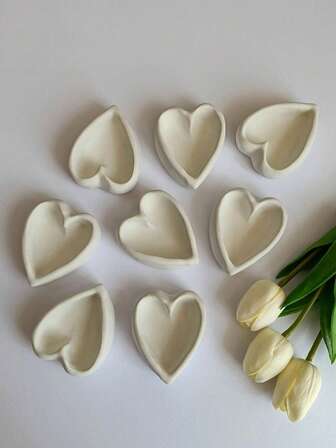 1 st mini hjärtformad skål silikonform, gör-det-själv oregelbundet hjärta ljuskopp gipsform, heminredning / kreativa presentprydnader epoxihartsform, hantverksgjutningsformar, enkel hjärtformad ljushållare gipsform