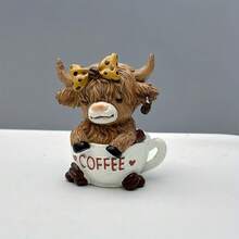 2026-NEW[ Latest Style]Hand-Painted Scottish Highland Cow Statue - Resin Ornament With Plaid Hat & Coffee Mug, Sitting Cow With Coffee Beans, Vintage Scottish Theme Decor For Home, Office, Or Gifts (Christmas, Halloween, Easter) - Cow Lover Gift - B - 查看 2