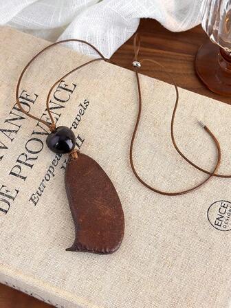 1pc Vintage Natural Fruit Pendant Necklace, Elegant High-End Long Chain Sweater Necklace, Autumn/Winter Accessory
