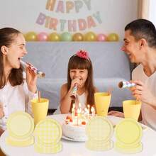 48 platos de papel amarillo para postres de cumpleaos, 17, 8, desechables, con patrn de cuadros a cuadros, para cumpleaos, showers, bodas, camping y fiestas temticas, 4 diseos diferentes - 48 + Patrón de cuadros amarillos - Ver 7