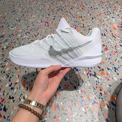 Nike 新款 SABRINA 3 EP 女式篮球鞋，减震耐穿的休闲运动鞋