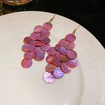 1对女士波西米亚风欧美极简时尚夸张夏季海滩度假风圆形贝壳流苏耳环，适合海滩、日常佩戴、派对、春节等场合，紫色、蓝色、绿色、灰色、白色、粉色可选。