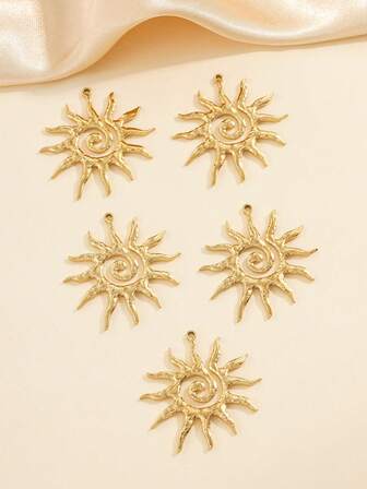 5pcs Stainless Steel Vintage Golden Sun Shaped Pendant Set, Suitable For Women's Daily Wear Or Gift