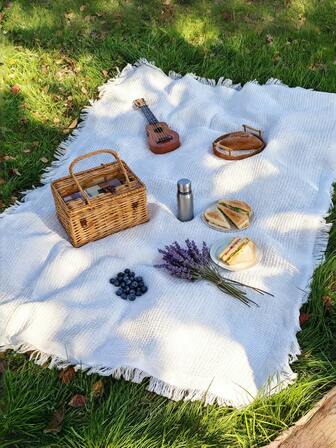 1pc Ins Style Picnic Blanket, Beach Blanket, Soft Foldable Outdoor Mat, Spring Summer Great For Camping & Party On Grass,Camping Picnic Cloth, Bohemian Carpet,Suitable For Outdoor And Home Use,Outdoor Picnic, Windproof Cloak, Table Cloth, Outdoor Decoration, Girlfriend Gift