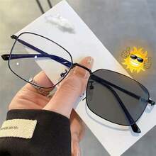 1副女士时尚眼镜，个性化优雅金色镜框，光致变色