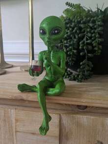 Alien Drinking Beer Sculpture - Amusing Space-Themed Decor, Green Alien Holding Beer Glass. Ideal For Displaying On Desk Or Shelf, Perfect Gift For Sci-Fi Fans | Unique Alien Design | Exquisite Craftsmanship, Alien Decor - Multicolor - View 8