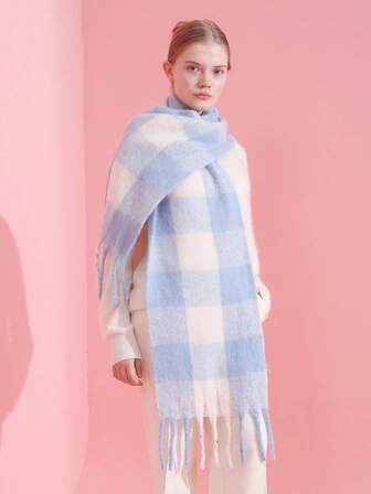 1pc Stylish Plaid Fuzzy & Soft Scarf, Warm & Cozy For Women, Suitable For Daily Wear, Commuting, Outdoor, Travel, Street Photography, Party And Other Occasions, Fashionable And Versatile Accessory