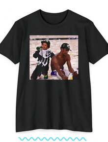 Rajon Rondo & Son After  Championship Lakers Iconic Photo T-Shirt - 黑色 - 查看 1