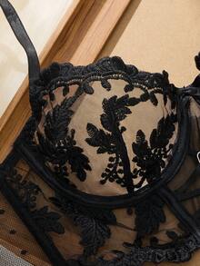Sweet Pink Floral Embroidery Sexy Lingerie Set, Semi-Sheer Underwire Bra And V-Neck Adjustable Thong, Bold Feminine Charm With Heart Clasp Front Single-Layer Crop Top And Panties, Shapewear And Everyday Intimates - 黑色 - 查看 4