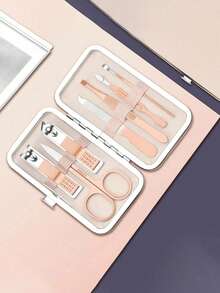 Set de 7 unghii cu design floral și inițial roz, litere negre de la A la Z, cutie organizatoare portabilă inclusă, cutie de depozitare pentru îngrijirea unghiilor de mare capacitate, cu unelte din oțel inoxidabil, set de unghii ultra ascuțite și anti-stropire, cutie de tăiere cu design clasic, utilizată pentru articole esențiale de înfrumusețare mobile, călătorii, ieșiri, școală rezidențială și articole esențiale pentru casă. - Multicolor - Vizualizare 9