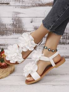 2026 Fashionable, Comfortable And Beautiful White Three Dimensional Flower Decorative Open Toed Flat Sandals: Paired With Fringed Jeans And Turquoise Beaded Ankle Chains, Refreshing Summer Vacation Style - White - View 4