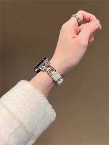 蝴蝶形皮革表带，兼容 38/40/41/42/44/45/46/49 毫米表盘，兼容 Ultra/SE11/10/9/8/7/6/5/4/3/2/1 型号。 - 銀 - 查看 3