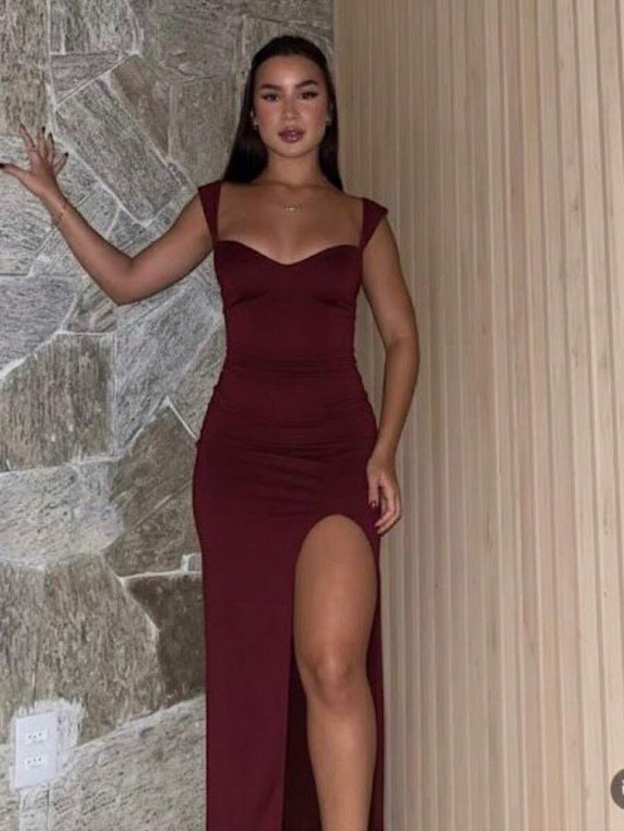 Katynni Long Dress / Made For You To Look Stunning / Wedding Dress - Burgundy - View 1
