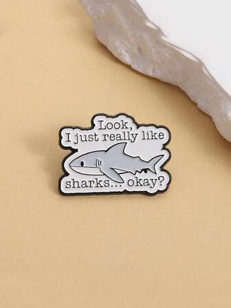 可爱鲨鱼珐琅胸针 - “看，我真的超爱鲨鱼……好吗？”合金翻领别针徽章，适合别在背包、手提包、外套等配饰上。
