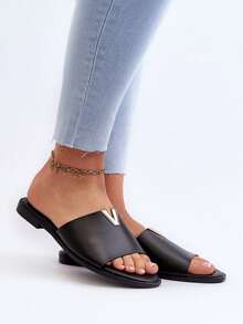 Mules plates  synthétique pour femmes Maliha avec élément doré décoratif. Parfait pour les jours d'été et de nombreuses occasions. Or, marron, noir, blanc - Noir - Voir 2
