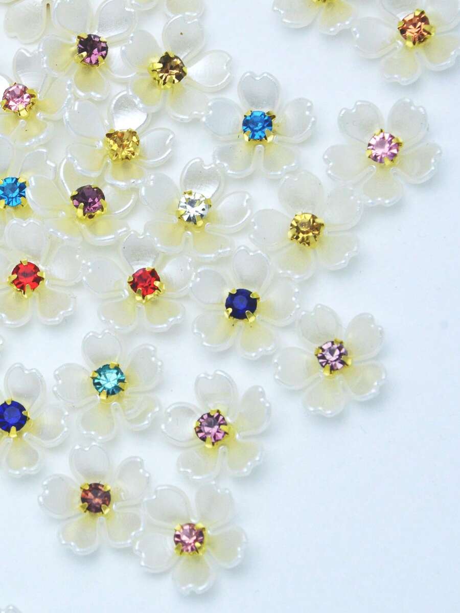 100/50/30 Pcs/Pack, 14mm Colorful 5-Petal Flowers, Gold Base Claw Crystal Resin Flowers, Pearls Without Holes, Decorative Accessories For Clothing, Bags, Shoes - 14mm Five-petal Flower Color - View 1