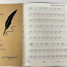 1本A4尺寸书法练习本 - 成人英文书法练习本，书法排版技巧教育本，精美书法练习本（24页）