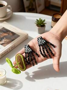 3pcs 2 Black Hand Bone Hair Clips And 1 Smart Grass Hair Clip Hand Bones, Funny Hair Clips, Halloween Decorations, Ghost Claws, Skeleton Hand Claws, Fluorescent Hair Clips Original Dark Halloween Skull Jewelry Big Claw Hair Clip Horror Cosplay, Hair Slide, Hair Barrettes - Multicolor - View 5