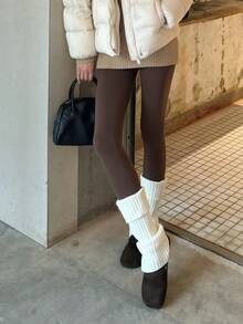 Ensemble 2 pièces automne et hiver : Collants en velours rétro café + Jambières molles en tricot blanc laiteux, tenue de superposition de niche pour fille Y2K audacieuse et style JK doux et cool