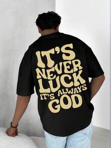 Camiseta de manga corta casual y versátil para hombres con eslogan en inglés "IT'S NEVER LUCK IT'S ALWAYS GOD" impreso - Negro - Ver 2