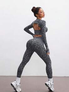 无缝底豹纹运动长袖衬衫。长裤套装 - 深灰色 - 查看 4