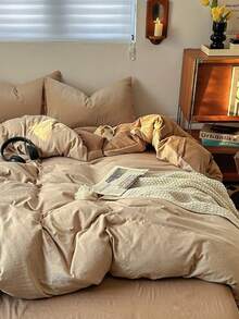 Dieses Bettwäsche-Set beinhaltet 4 Teile (1 Bettbezug, 1 Spannbettlaken und 2 Kissenbezüge, ohne Bettdecke). Es ist weich und bequem, für alle Jahreszeiten geeignet und damit eine ideale Wahl für Schlafzimmer und Gästezimmer. Es eignet sich auch hervorragend als Geschenk. - Milchkaffeefarbe - Übersicht 9