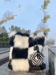 法式小众设计毛绒手提包，新款秋冬女士包，通勤外出日常购物斜挎包毛绒水桶包 - 黑與白 - 查看 2
