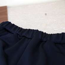 少女字母印花卫衣和针织休闲工装口袋裤，适合女孩日常穿着的直筒裤