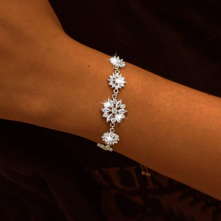 Vòng tay nữ đính đá Zirconia hình bông tuyết bạc Sterling 925, thiết kế hoa thanh lịch và độc đáo, có thể điều chỉnh, phù hợp đeo hàng ngày, dự tiệc, ngày lễ, làm quà tặng cho gia đình, bạn bè, Giáng sinh, Halloween, ngày lễ tình nhân, sinh nhật - Bạc - Xem 1