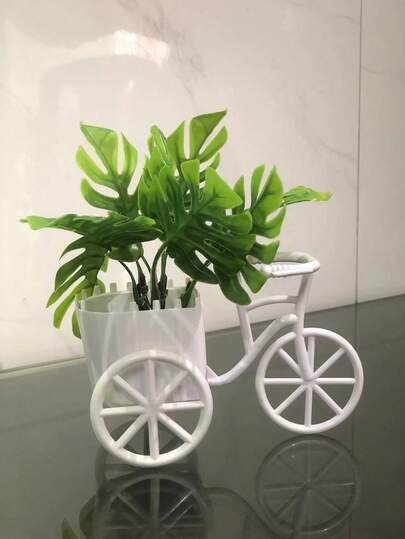 1个塑料迷你自行车篮人造盆栽桌面摆件，仿真绿色植物，适合房间装饰