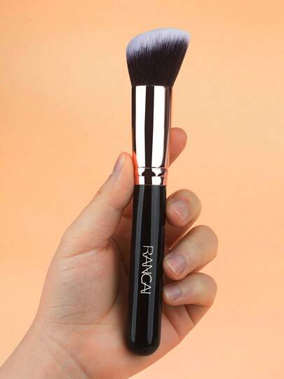 1支斜角腮红刷容量修复刷和修容刷——高级轮廓刷，适用于腮红、修容和散粉化妆刷美容工具。