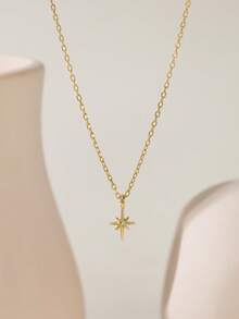Ce collier en argent sterling S925 avec une mini étoile octogonale, avec une finition plaquée or, est petit et exquis, incrusté de zircone cubique, ce qui en fait un choix idéal pour les bijoux de femme. Le pendentif du collier est une mini forme d'étoile, simple et élégante, convenant pour un port quotidien et également un excellent cadeau. - Multicolore - Voir 2