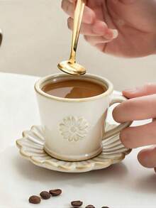 Bộ 1 tách và đĩa, thiết kế hoa văn dập nổi cổ điển sáng tạo, bộ tách cà phê gốm sứ độc đáo, thích hợp cho quán cà phê, phòng khách, nhà hàng, cửa hàng tráng miệng. - Nhiều màu - Xem 6
