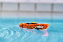 ZURU Robo Alive Robo Boats, Kids Electric Bath Toys, Water Activated Boat Toy For Boys And Girls (Random)