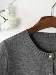 Áo thun nữ mùa xuân/hè tối giản cổ tròn màu trơn cài kim loại tay ngắn thanh lịch, đa năng. - Xám - Xem 5