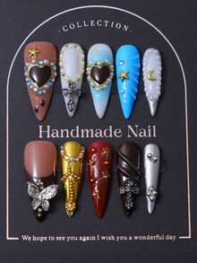 手工制作的Y2K风格多色长尖甲片，饰有3D手工十字蝴蝶镶嵌和手绘爱心图案，用于美甲装饰。包含1片果冻胶和1把指甲锉。非常适合日常佩戴，也适合科切拉音乐节等场合的装扮。美甲产品，包括按压式美甲贴片和美甲护理用品。 - 彩色 - 查看 2