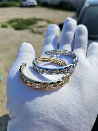 1pc Fashionable Women's Autumn/Winter Essential New Fully Rhinestone Bracelet, Inlaid Letter Design Women's Bracelet