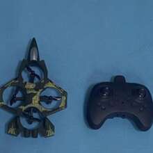 CASRRA KY117 泡沫遥控无人机模型，具备360°特技翻转、悬停、定高、LED灯、USB充电功能，是男孩生日、圣诞节、万圣节的完美礼物，也是一款适合初学者的无人机玩具。