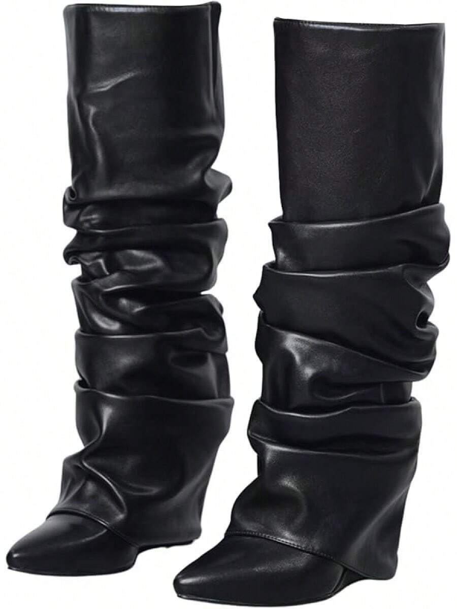 Botas altas casuales de mujer con cuña de tacón de cuero patentado, puntera puntiaguda y pantorrilla ancha, con pliegues y arrugas - Cuero sintético negro - Ver 1