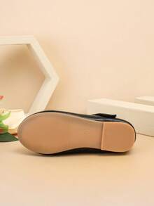 2025新款时尚女童平底休闲百搭鞋，适合搭配连衣裙，日常穿着，夏秋季皆宜 - 黑色 - 查看 6