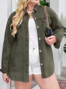 女士冬季街头风超大款毛边牛仔外套，配优雅衬衫领